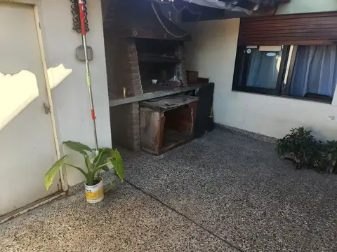 Depto Tipo Casa en Venta de 5 ambientes
