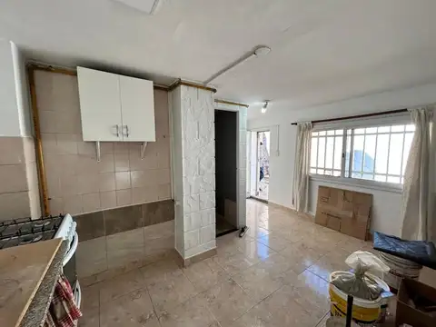 Amenabar 3200, casa de dos dormitorios, y patio, cochera