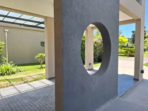 Casa en Alquiler de 3 dormitorios