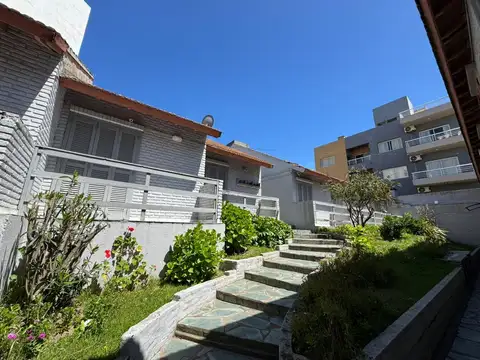 Paseo 147 entre Playa y Avenida 1