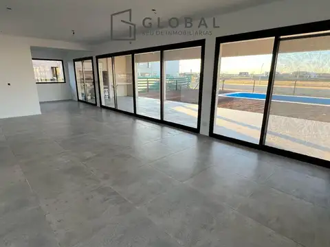 Casa en Venta en El Cantón - Barrio Golf, USD 425.000