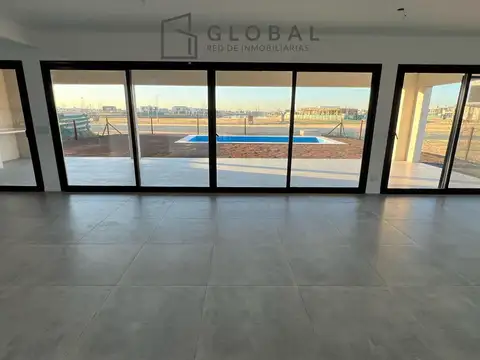 Casa en Venta en El Cantón - Barrio Golf, USD 450.000