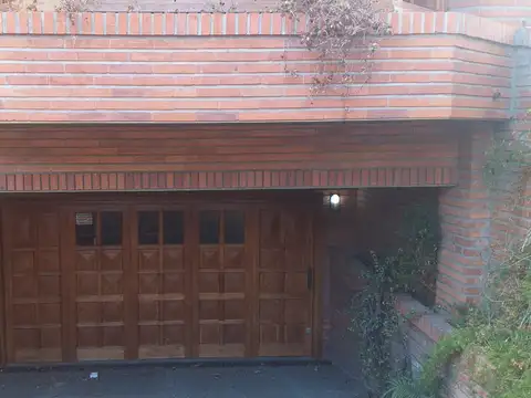 Casa 6 ambientes con 3 baños