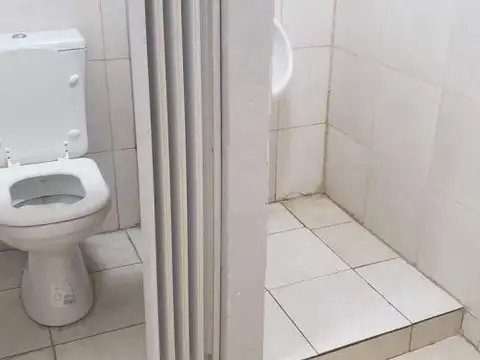 Av. Hipolito Yrigoyen 1400