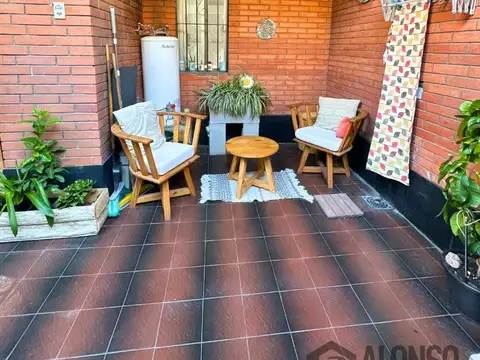 Depto Tipo Casa en Venta de 3 ambientes