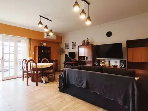 Casa 7 ambientes con 4 baños