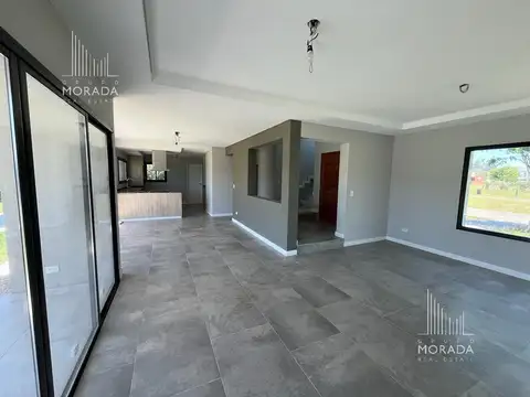 Casa en Venta en Pilar del Este - Los Jazmines, USD 320.000