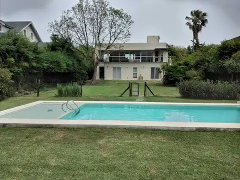 Casa en Alquiler de 3 dormitorios