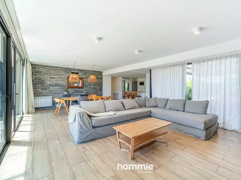 Casa 4 ambientes con 3 baños