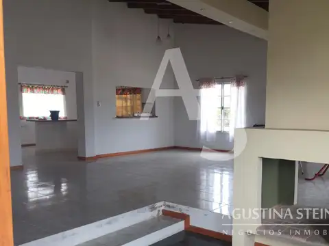 Casa 3 ambientes con 1 baño