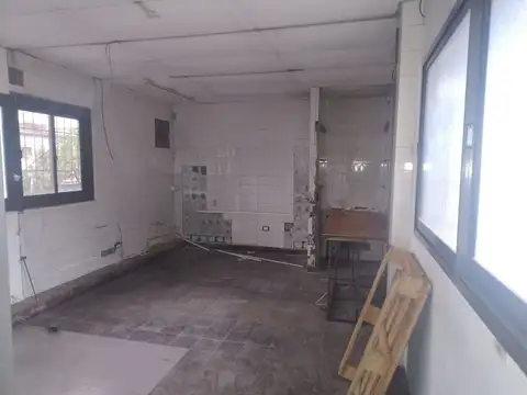 Avenida Mariano Acosta 1400