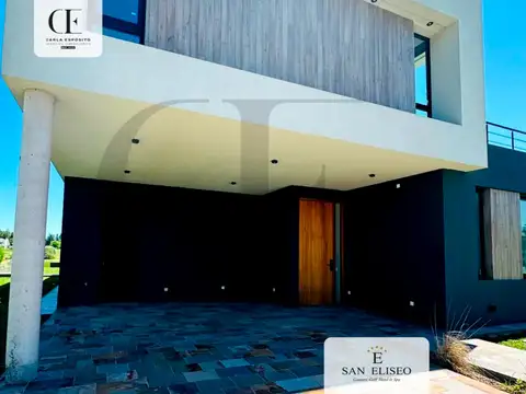 Casa 6 ambientes con 3 baños