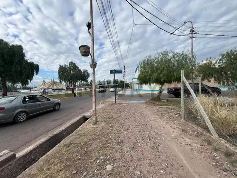 Century21Lopez Vende Lote Esquina Ideal Emprendimiento Inmobiliario en el Barrio Viejo Tonel 2