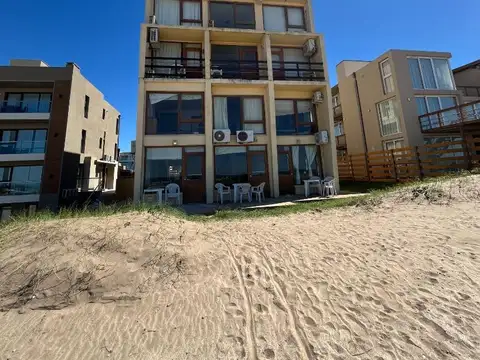 Venta. Hotel. 6 Duplex 2 amb. Sobre la playa. Las Gaviotas.