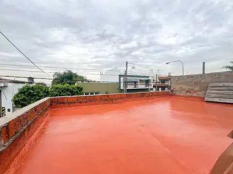 VENTA CASA 4 AMBIENTES MAS MONOAMBIENTE