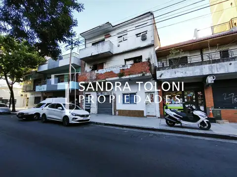 VENTA EDIFICIO EN BLOCK FLORESTA OPORTUNIDAD DE INVERSION