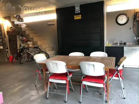 Casa en Venta con 2 cocheras