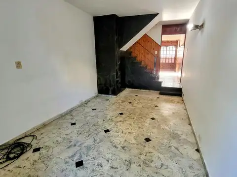 Depto Tipo Casa en Alquiler de 2 dormitorios