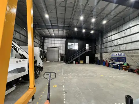 Depósito en venta de 413 m2 en General San Martin a estrenar