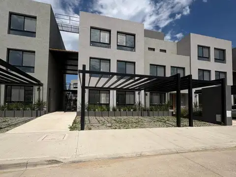 Depto Tipo Casa 4 ambientes con 2 baños