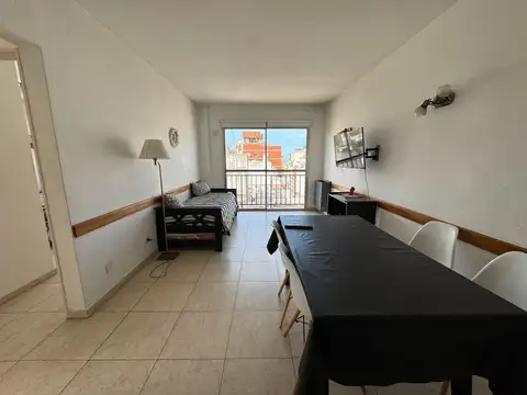 Departamento 3 ambientes con cochera en Plaza Colon