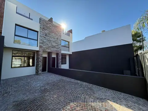 Casa en Venta en Olivos Maipu/Uzal, USD 348.000