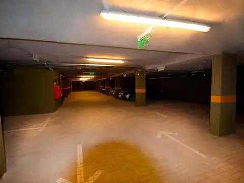 SE VENDE COCHERA  EN B° BAJO PALERMO, SUBSUELO