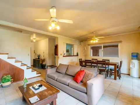 CASA EN VENTA 3 DORMITORIOS EN FISHERTON PILETA
