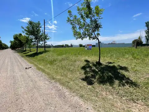 VENTA TERRENO ESQUINA -  B° RESIDENCIAL VILLA GOLF