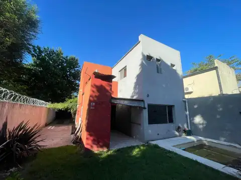 Casa en Alquiler en Ringuelet, USD 900