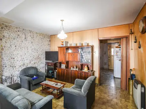 Casa 5 ambientes con 2 baños