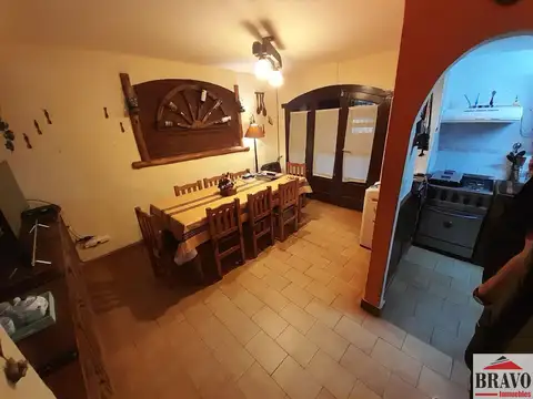 Casa 4 ambientes con 2 baños