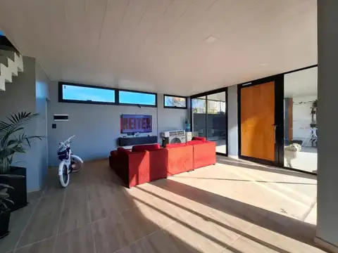 Casa 6 ambientes con 3 baños