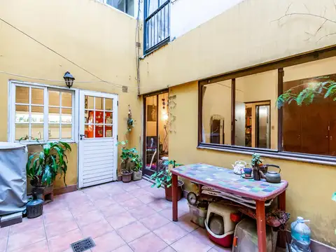 Venta departamento dos ambientes en Caballito planta baja y patio