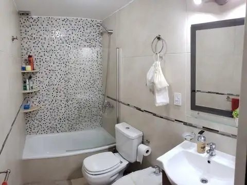 Depto Tipo Casa en Venta con 1 cocheras