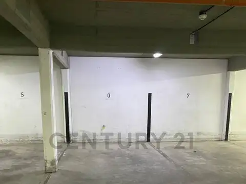 47 entre 10 y 11. Cochera cubierta en venta, La Plata