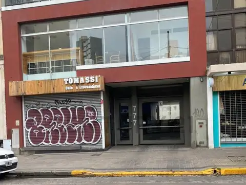 47 entre  10 y 11 700, Piso 0