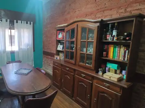 Casa 5 ambientes con 2 baños