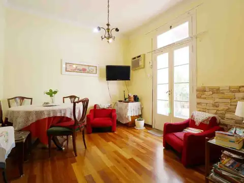 VENTA PH 2 AMBIENTES LUMINOSO CON 2 PATIOS