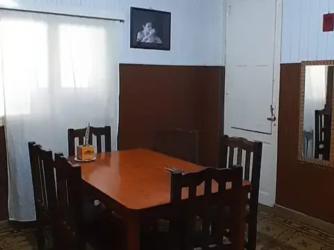 VENTA DE CASA  2 DOR + DPTO 1 DORM SAN NICOLAS