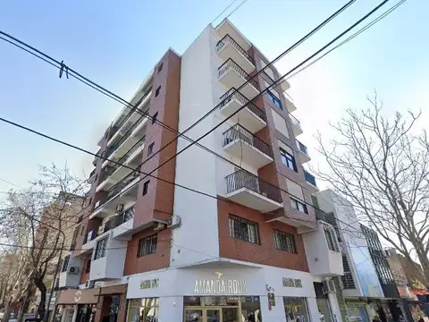 Angel Delia 1600, Piso 1