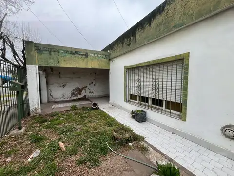 Rioja al 300 entre Bolivar y Chacabuco