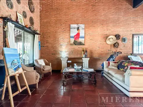 Casa en venta sobre doble lote con vista al golf  en El Nautico Escobar - Apto crédito- Oportunidad- Financiación