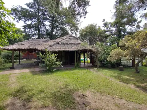 Venta Casa 3 amb con piscina en  Barrio Parque Sakura, Exaltacion de la Cruz.