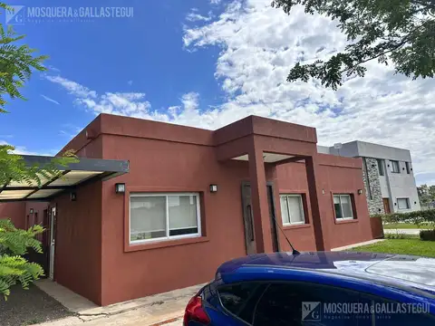 Casa en Santa Emilia