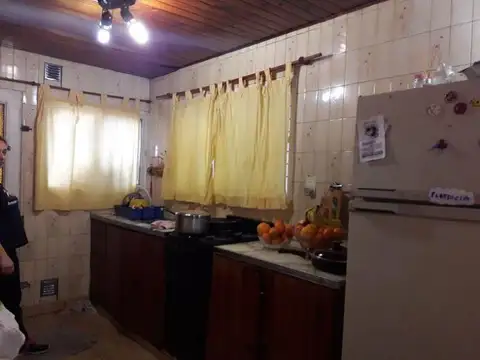 Presidente Rivadavia 1600