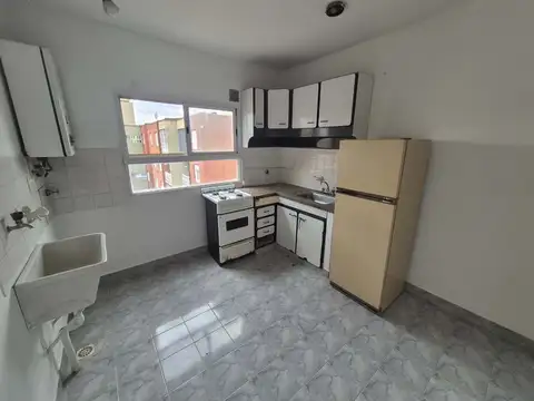 Departamento 2 amb venta Piso alto oportunidad