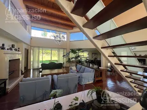 Casa 4 ambientes con 3 baños