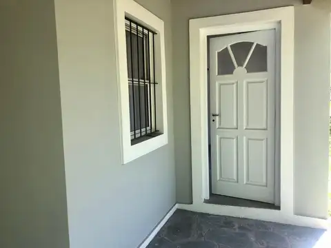 Casa 4 ambientes con 1 baño