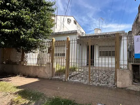 Casa en Venta en Castelar Sur, USD 90.000